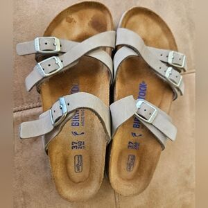 Like new, soft bed birkenstocks